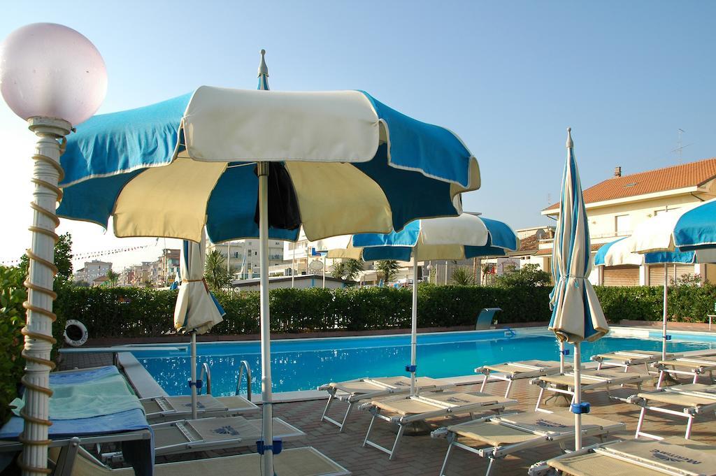 Hotel Meritime Bellaria-Igea Marina Bagian luar foto