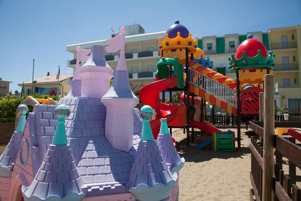Hotel Meritime Bellaria-Igea Marina Bagian luar foto